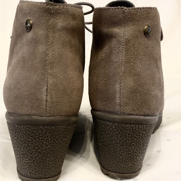 Hush Puppies Desert Heeled Booties - Picture 10 of 10
